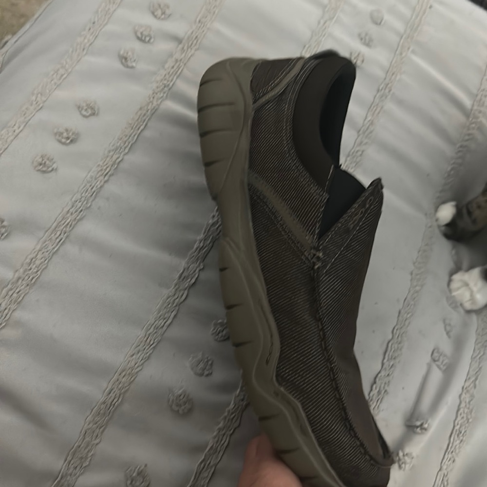 Men’s brown Crocs dress shoes